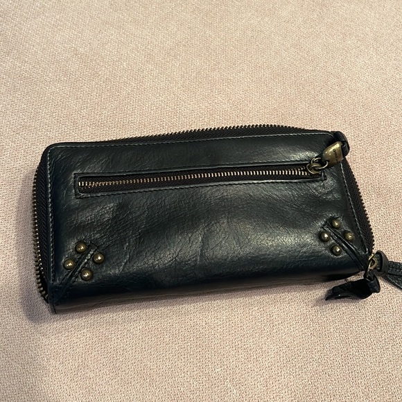 Lucky Brand Wallet - Picture 3 of 6